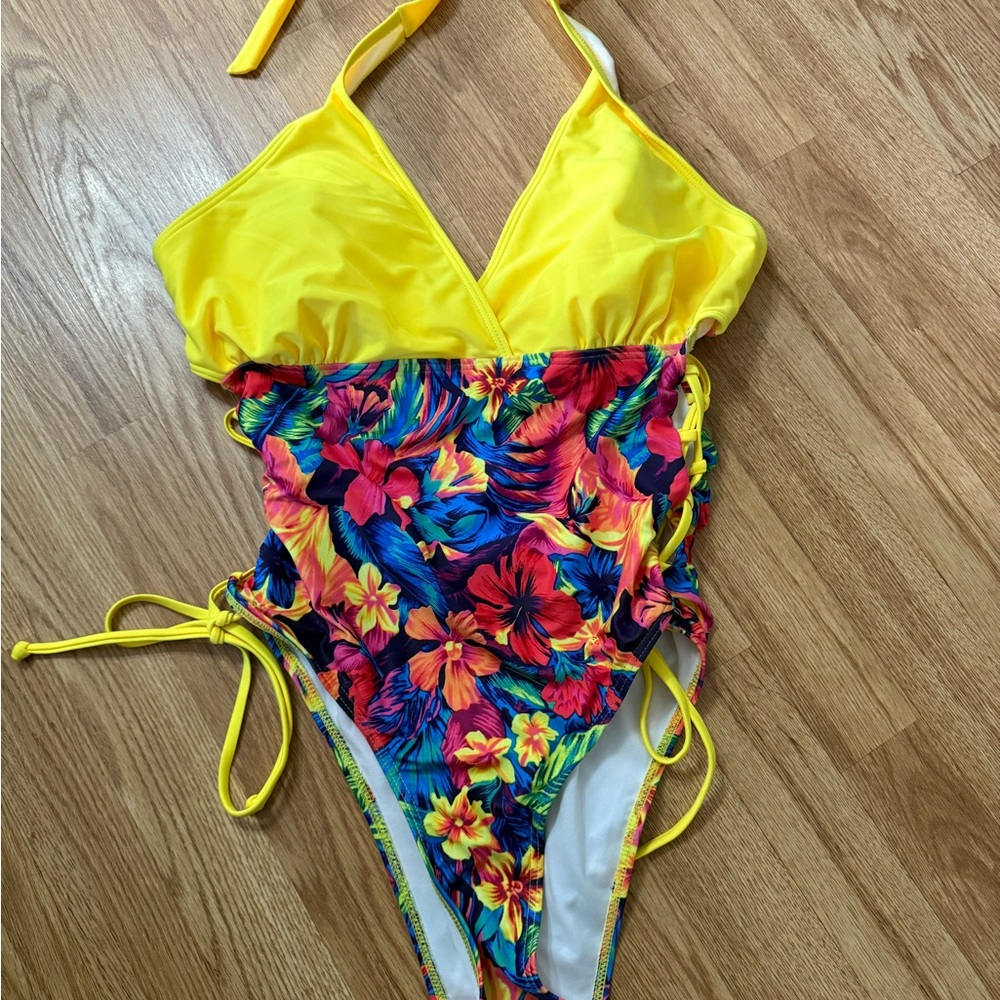 SHEIN Yellow and Blue One Piece Swimsuit with Floral Design